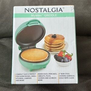 Nostalgia MyMini Mini GRIDDLE 5" Non-Stick Cooking Surface